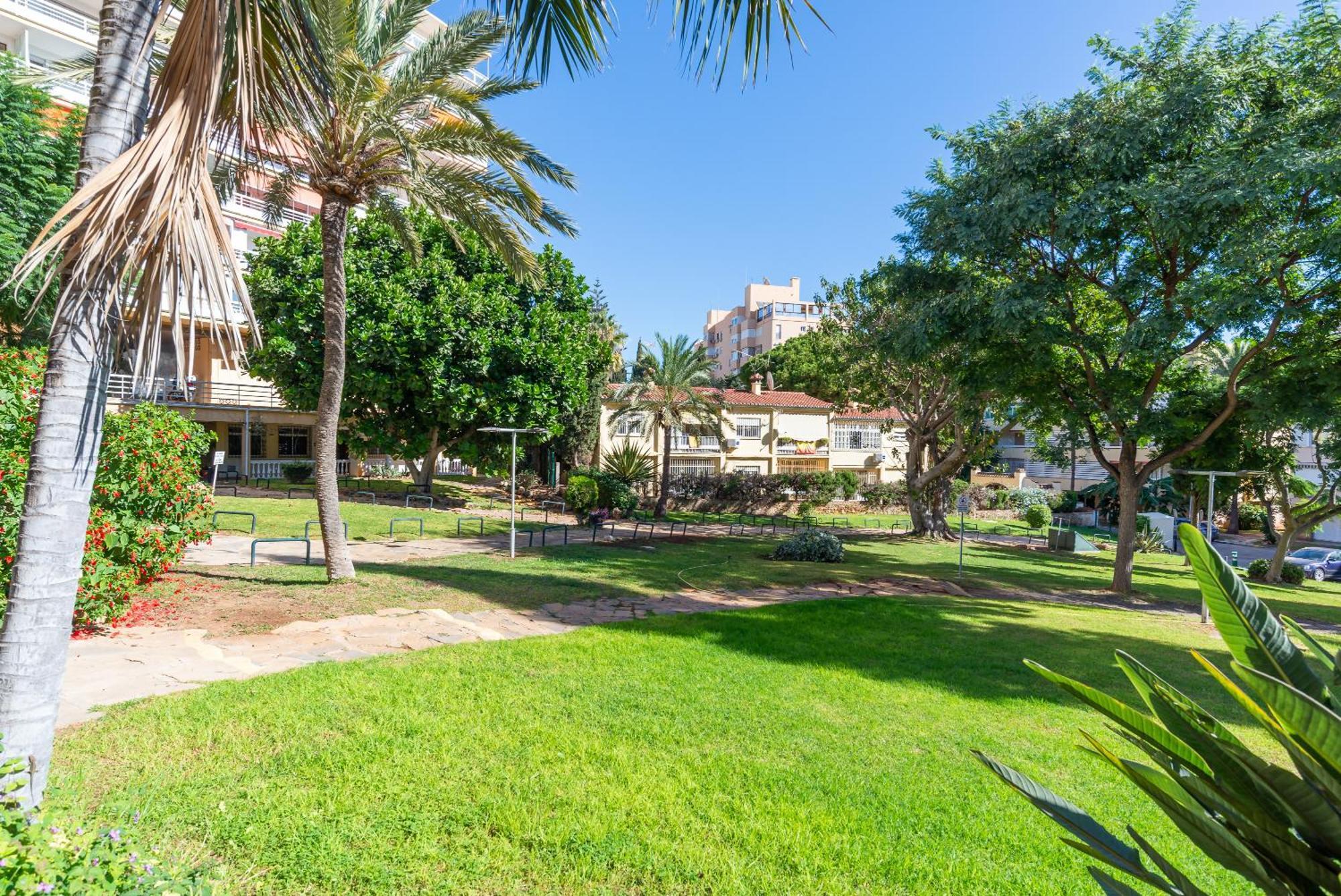 Beach Garden Apartment Torremolinos Exterior photo